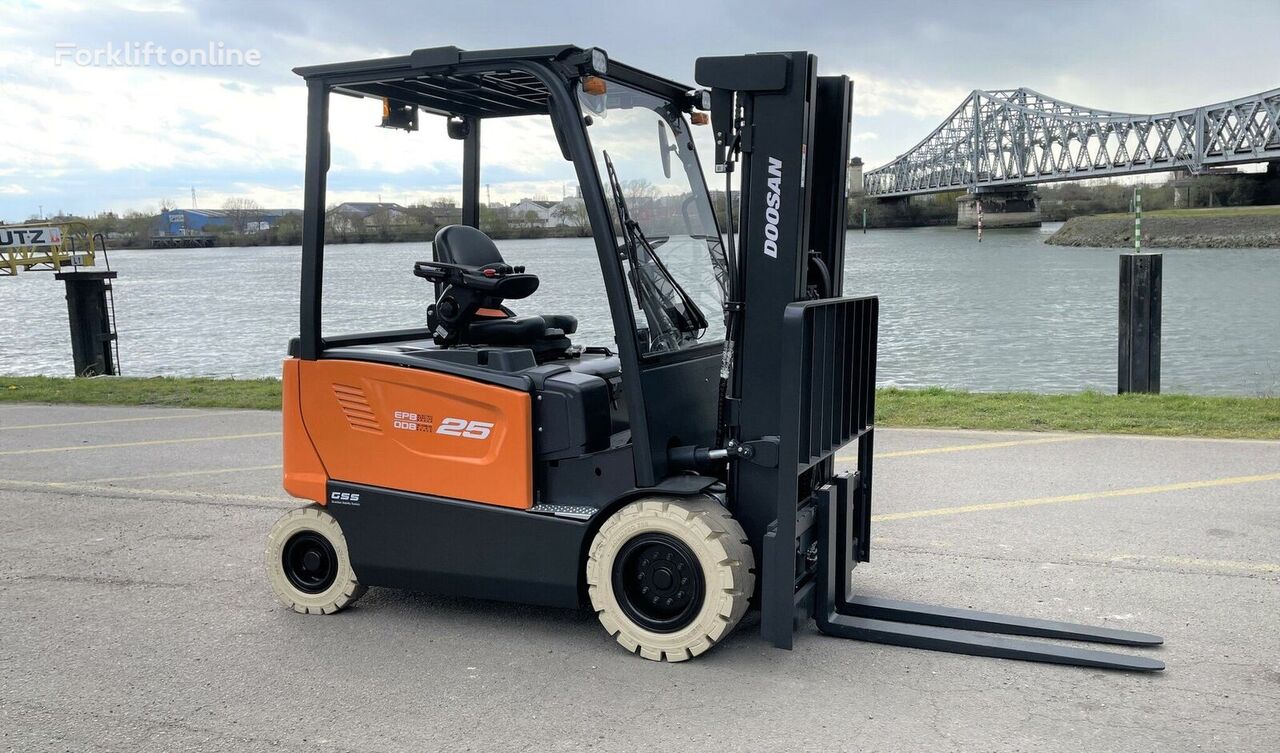 novi Doosan B25X-7 dizel viljuškar